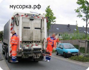 мусоровоз на дороге
